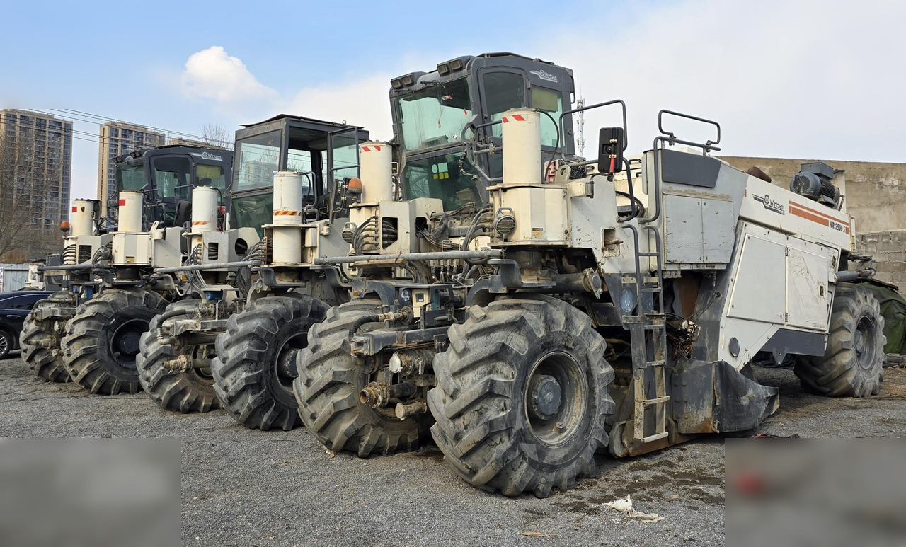 2010 WIRTGEN WR2500S - مثبت التربة: صور 1 2010 WIRTGEN WR2500S - مثبت التربة: صور 1