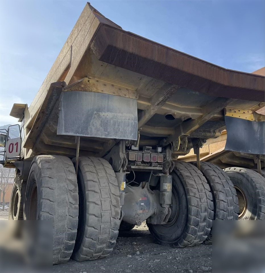 2011 KOMATSU HD465-7 - شاحنة قلابة للمحاجر: صور 3 2011 KOMATSU HD465-7 - شاحنة قلابة للمحاجر: صور 3