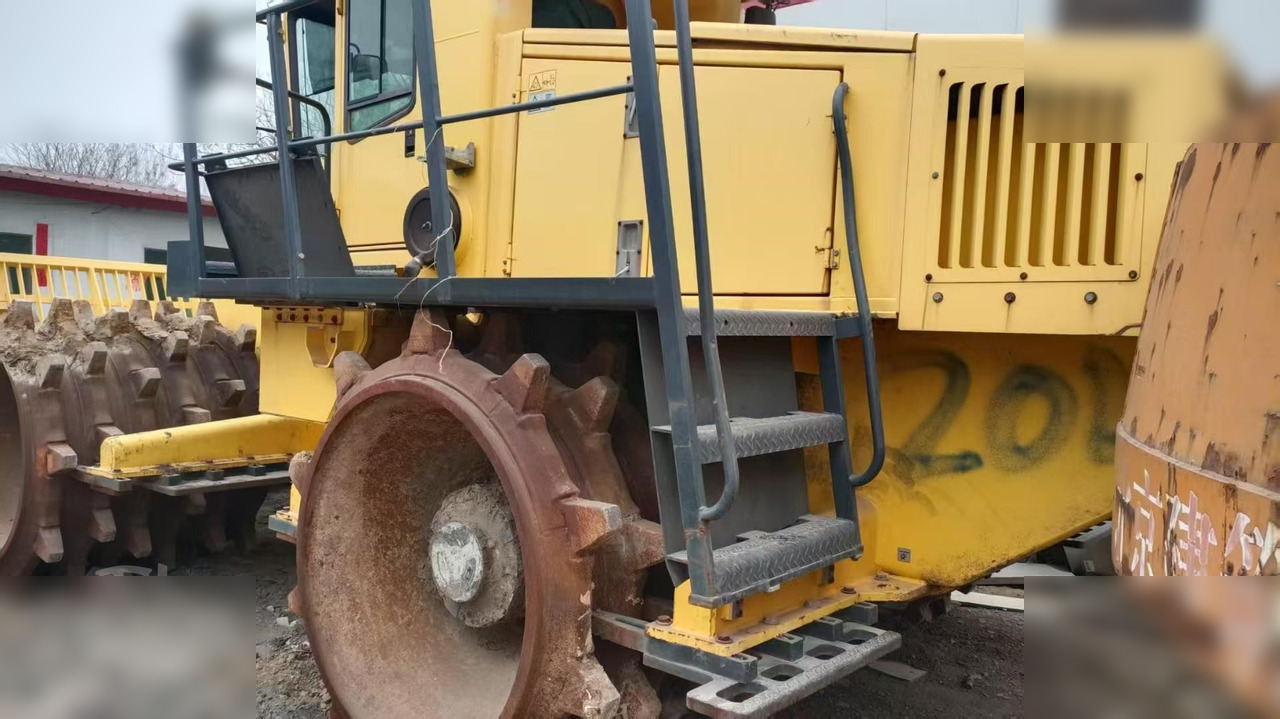 2012 BOMAG BC672RB-2 - مدماج: صور 3 2012 BOMAG BC672RB-2 - مدماج: صور 3
