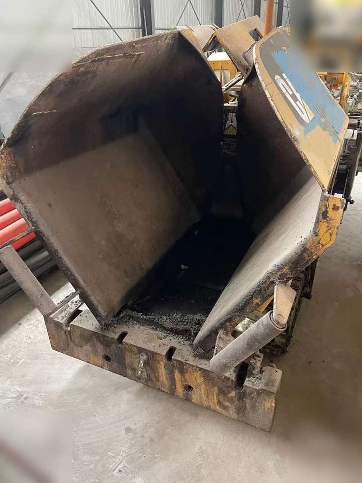 2013 CATERPILLAR AP-255E - العامل بالقار: صور 3 2013 CATERPILLAR AP-255E - العامل بالقار: صور 3