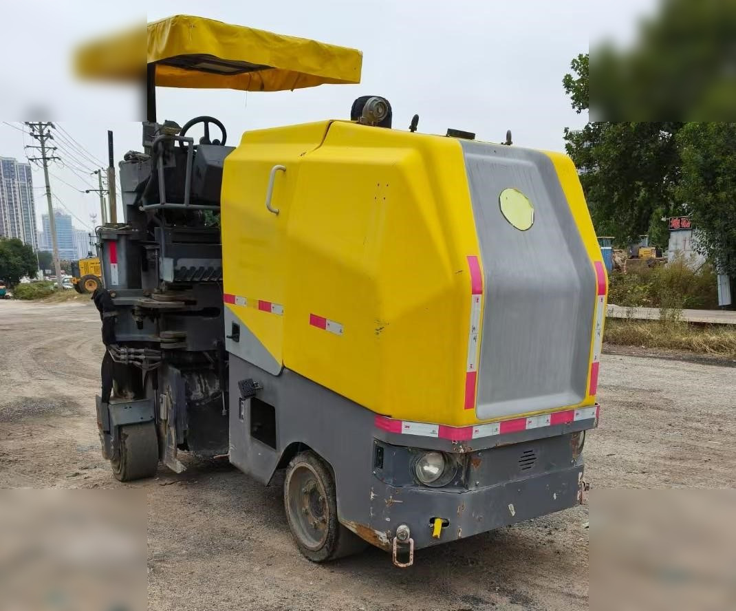 2016 DYNAPAC PL500 - ماكينات لصقل الأسفلت: صور 1 2016 DYNAPAC PL500 - ماكينات لصقل الأسفلت: صور 1