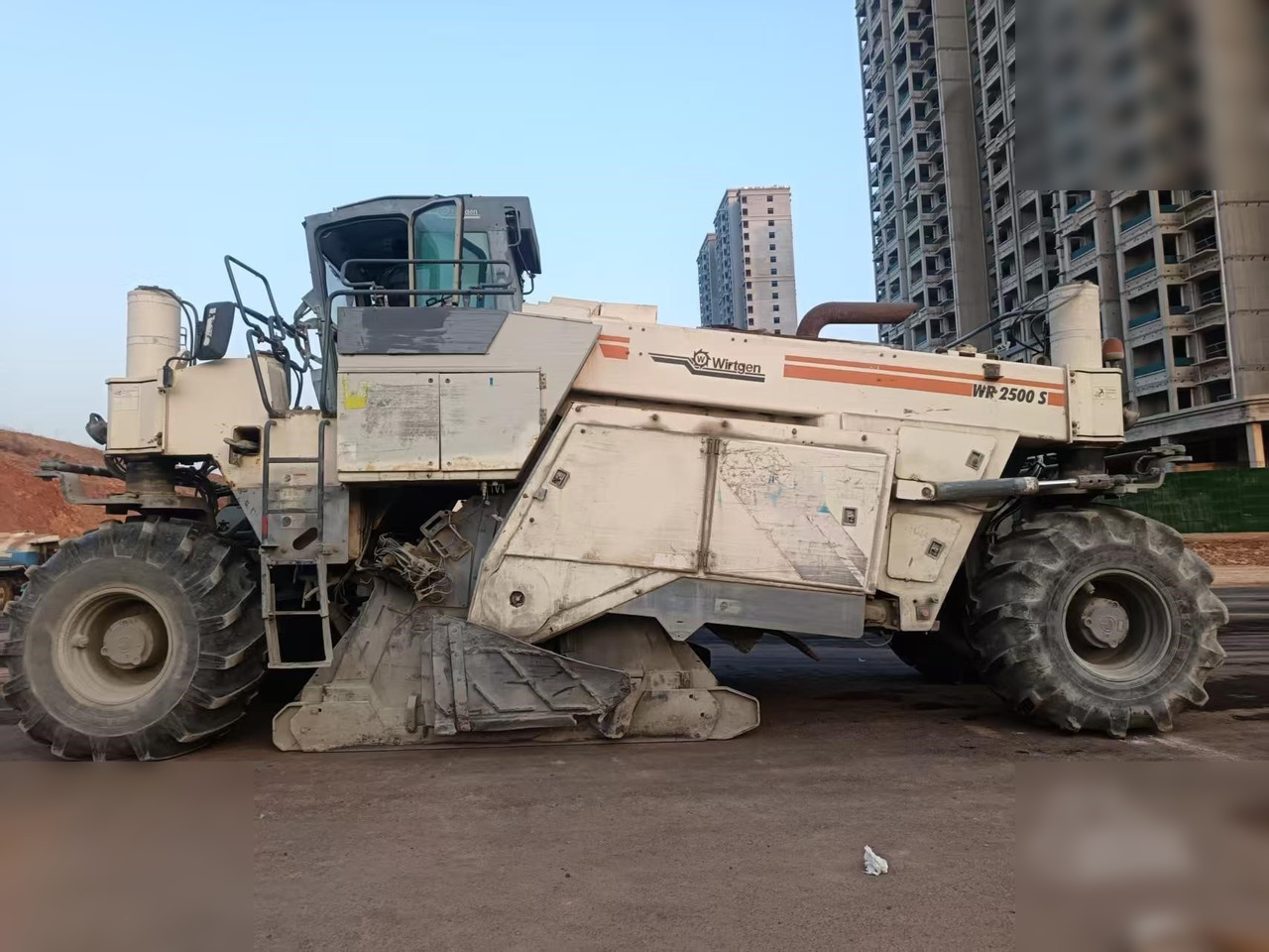 2016 WIRTGEN WR2500S - مثبت التربة: صور 1 2016 WIRTGEN WR2500S - مثبت التربة: صور 1