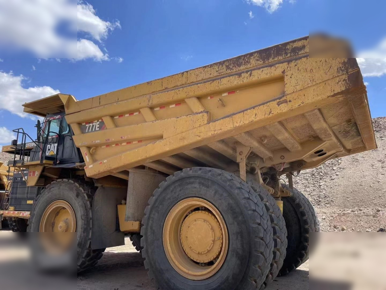 شاحنة قلابة للمحاجر 2018 CATERPILLAR 777E: صور 7