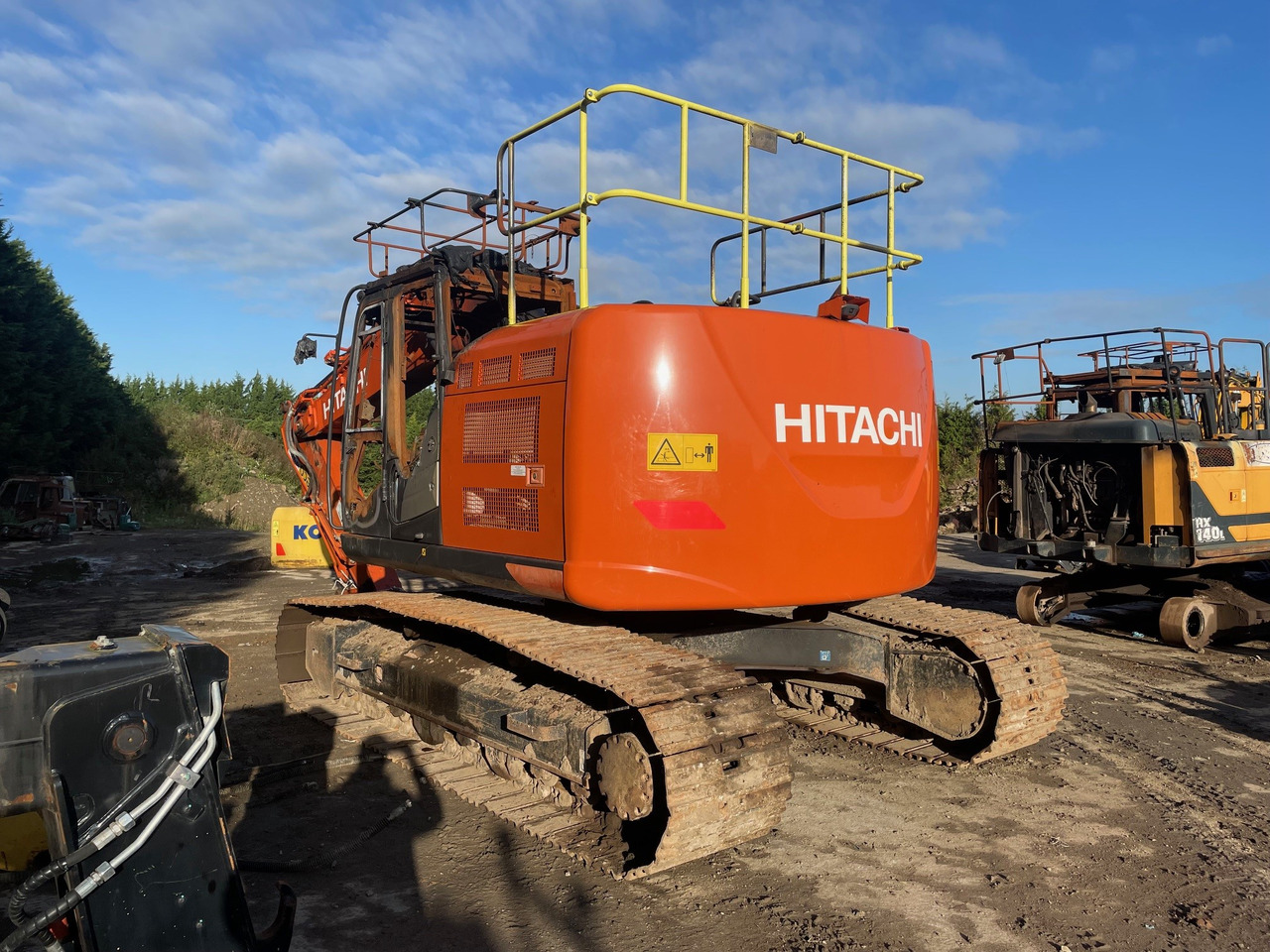 HITACHI ZX225USLC-6 - حفارات زحافة: صور 3 HITACHI ZX225USLC-6 - حفارات زحافة: صور 3