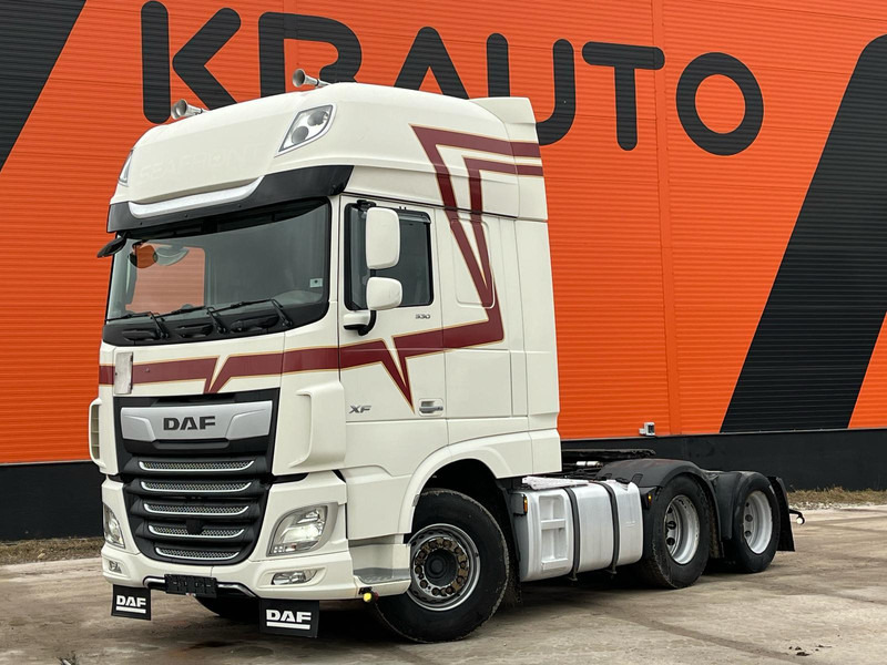 DAF XF 530 6x2 RETARDER / DOUBLE BOGIE - شاحنة جرار: صور 1 DAF XF 530 6x2 RETARDER / DOUBLE BOGIE - شاحنة جرار: صور 1