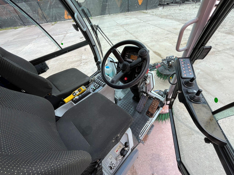 سياره كنس شوارع Dulevo 2000 SKY HYDRAULIC ISSUES !!: صور 14
