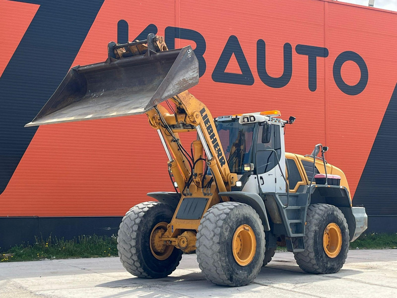 Liebherr L 550 4X4 AC / CENTRL LUBRICATION / SCALES - اللودر بعجل: صور 1 Liebherr L 550 4X4 AC / CENTRL LUBRICATION / SCALES - اللودر بعجل: صور 1