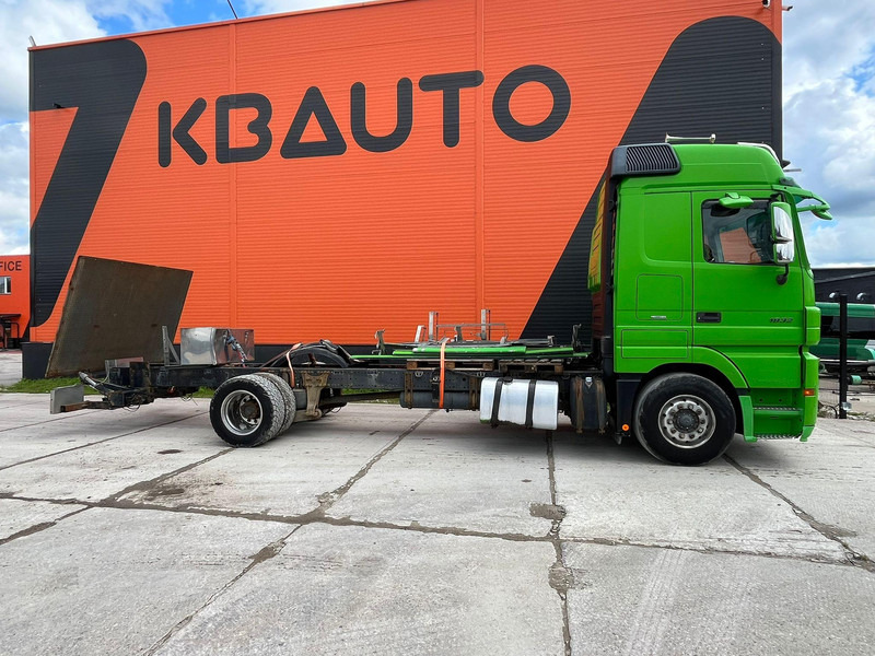 Mercedes-Benz Actros 1832 4x2 V6 ENGINE / CHASSIS L=7100 mm - الشاسيه شاحنة: صور 5 Mercedes-Benz Actros 1832 4x2 V6 ENGINE / CHASSIS L=7100 mm - الشاسيه شاحنة: صور 5