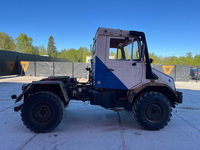 Mercedes-Benz Unimog U130 4x4 - شاحنة جرار: صور 5 Mercedes-Benz Unimog U130 4x4 - شاحنة جرار: صور 5