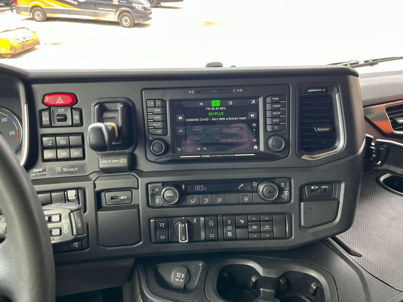 شاحنة جرار Scania P 450 6x2 RETARDER: صور 18 شاحنة جرار Scania P 450 6x2 RETARDER: صور 18