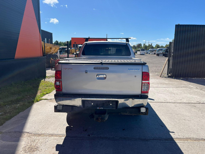 شاحنة البيك أب Toyota Hilux 4x4: صور 7