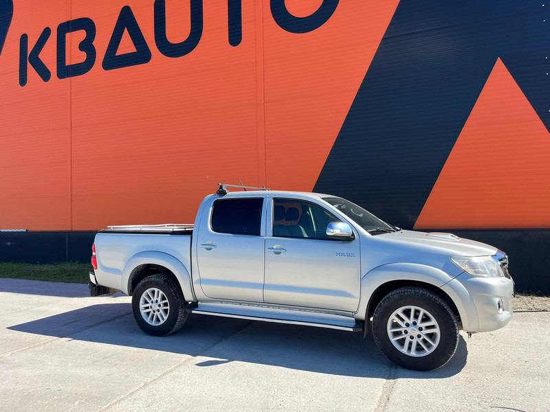 Toyota Hilux 4x4 - شاحنة البيك أب: صور 5 Toyota Hilux 4x4 - شاحنة البيك أب: صور 5