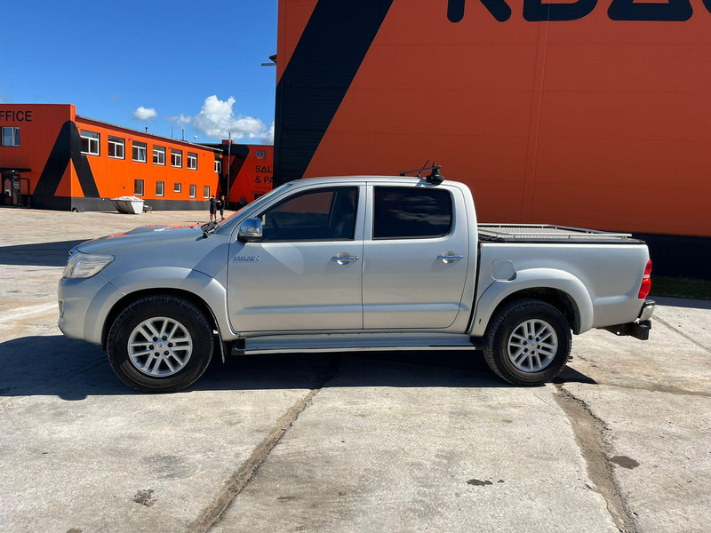 شاحنة البيك أب Toyota Hilux 4x4: صور 10