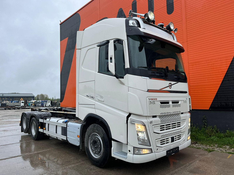 Volvo FH 540 6x4 HIAB 21 ton / L=5600 mm / RETARDER / TANDEM AXLE LIFT - شاحنة ذات الخطاف: صور 4 Volvo FH 540 6x4 HIAB 21 ton / L=5600 mm / RETARDER / TANDEM AXLE LIFT - شاحنة ذات الخطاف: صور 4
