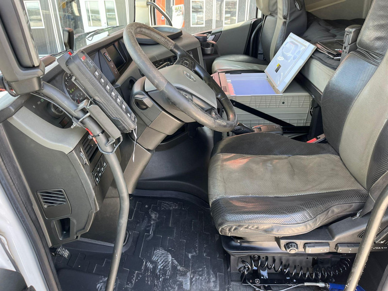 تأجير Volvo FH 540 6x4 HIAB 21 ton / L=5600 mm / RETARDER / TANDEM AXLE LIFT Volvo FH 540 6x4 HIAB 21 ton / L=5600 mm / RETARDER / TANDEM AXLE LIFT: صور 20 تأجير Volvo FH 540 6x4 HIAB 21 ton / L=5600 mm / RETARDER / TANDEM AXLE LIFT Volvo FH 540 6x4 HIAB 21 ton / L=5600 mm / RETARDER / TANDEM AXLE LIFT: صور 20