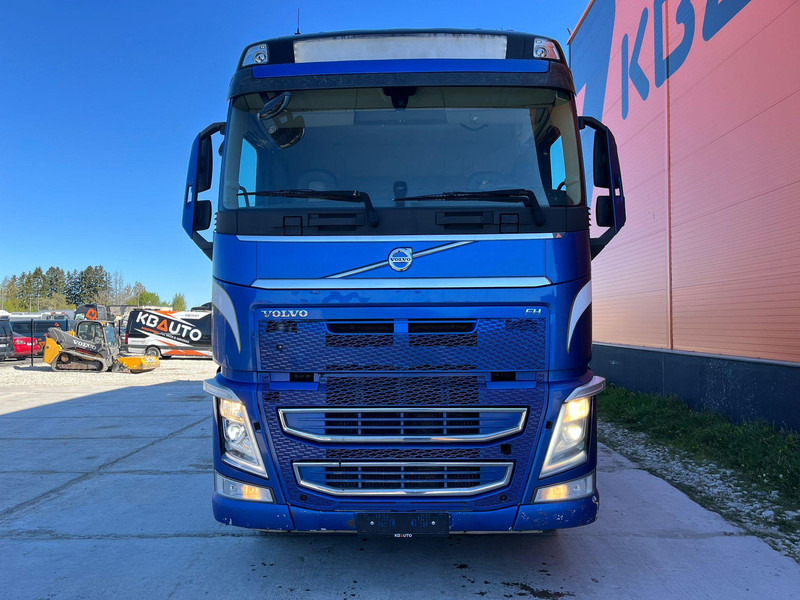 Volvo FH 540 8x4/4 - شاحنة قطع الأشجار, شاحنة كرين: صور 3 Volvo FH 540 8x4/4 - شاحنة قطع الأشجار, شاحنة كرين: صور 3