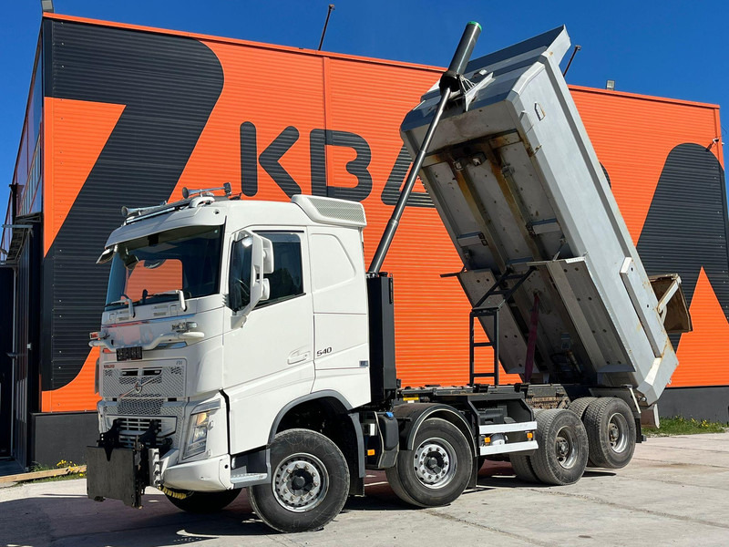 Volvo FH 540 8x4 RETARDER / TANDEM AXLE LIFT / BIG AXLES / BOX L=5704 mm - قلابات: صور 2 Volvo FH 540 8x4 RETARDER / TANDEM AXLE LIFT / BIG AXLES / BOX L=5704 mm - قلابات: صور 2
