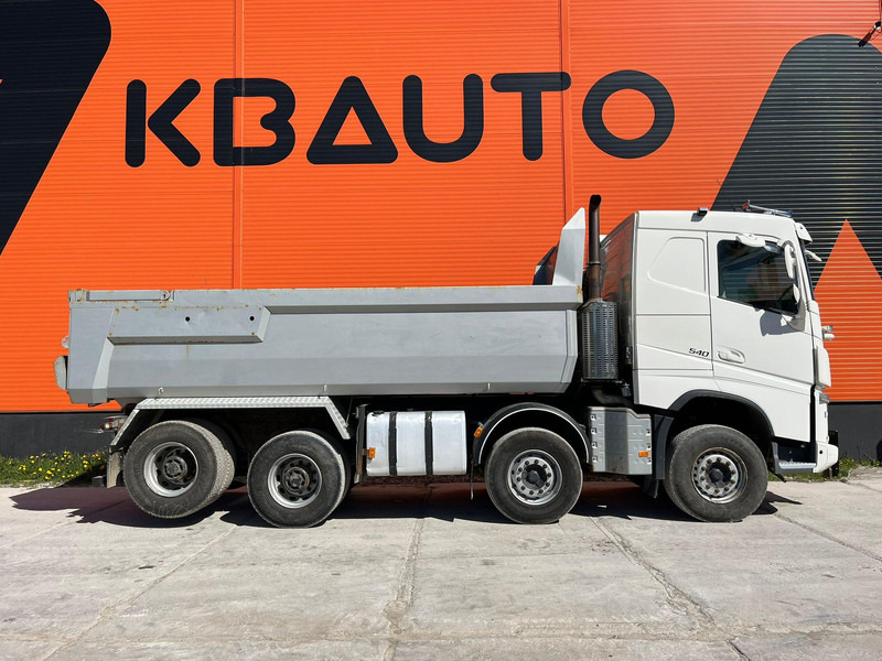 Volvo FH 540 8x4 RETARDER / TANDEM AXLE LIFT / BIG AXLES / BOX L=5704 mm - قلابات: صور 5 Volvo FH 540 8x4 RETARDER / TANDEM AXLE LIFT / BIG AXLES / BOX L=5704 mm - قلابات: صور 5