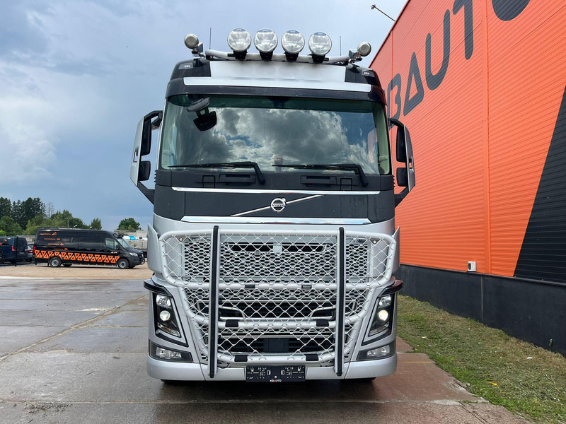 Volvo FH 750 6x4 CHASSIS L=6970 / RETARDER / PTO / TANDEM AXLE LIFT - الشاسيه شاحنة: صور 2 Volvo FH 750 6x4 CHASSIS L=6970 / RETARDER / PTO / TANDEM AXLE LIFT - الشاسيه شاحنة: صور 2