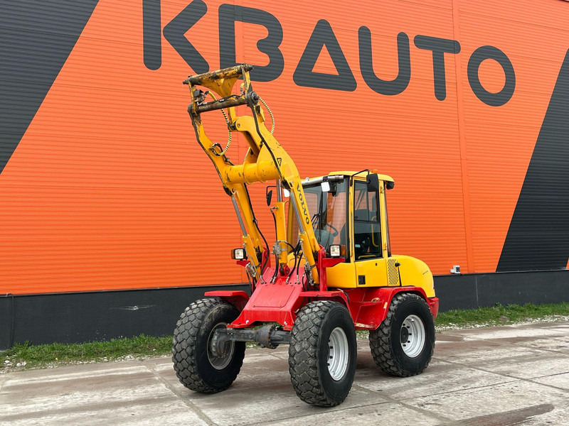 Volvo L 30 B-Z/X 4x4 AC / QUICK COUPLER - اللودر بعجل: صور 1 Volvo L 30 B-Z/X 4x4 AC / QUICK COUPLER - اللودر بعجل: صور 1