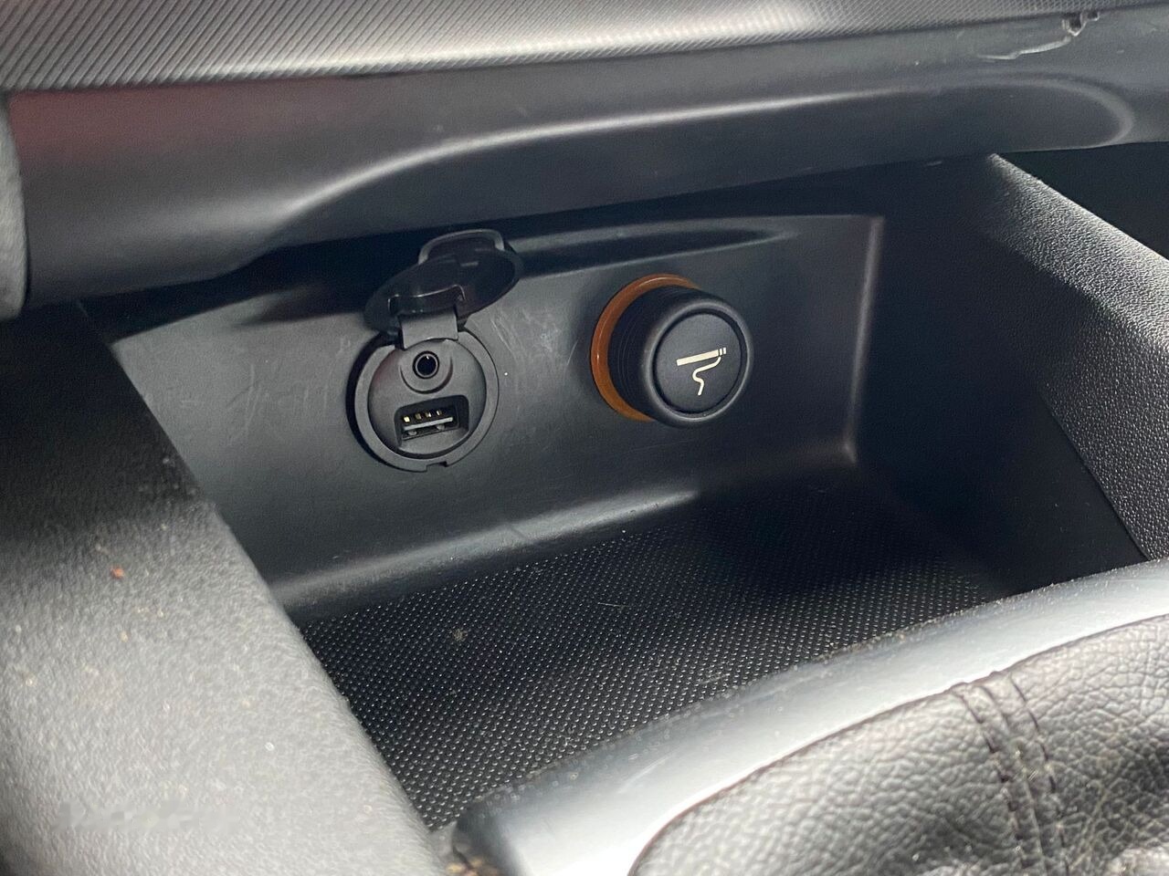 هاتشباك Citroen C4: صور 14