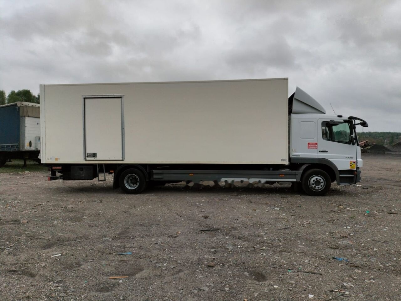 Mercedes-Benz ATEGO 1329 - متساوي شاحنة: صور 3 Mercedes-Benz ATEGO 1329 - متساوي شاحنة: صور 3