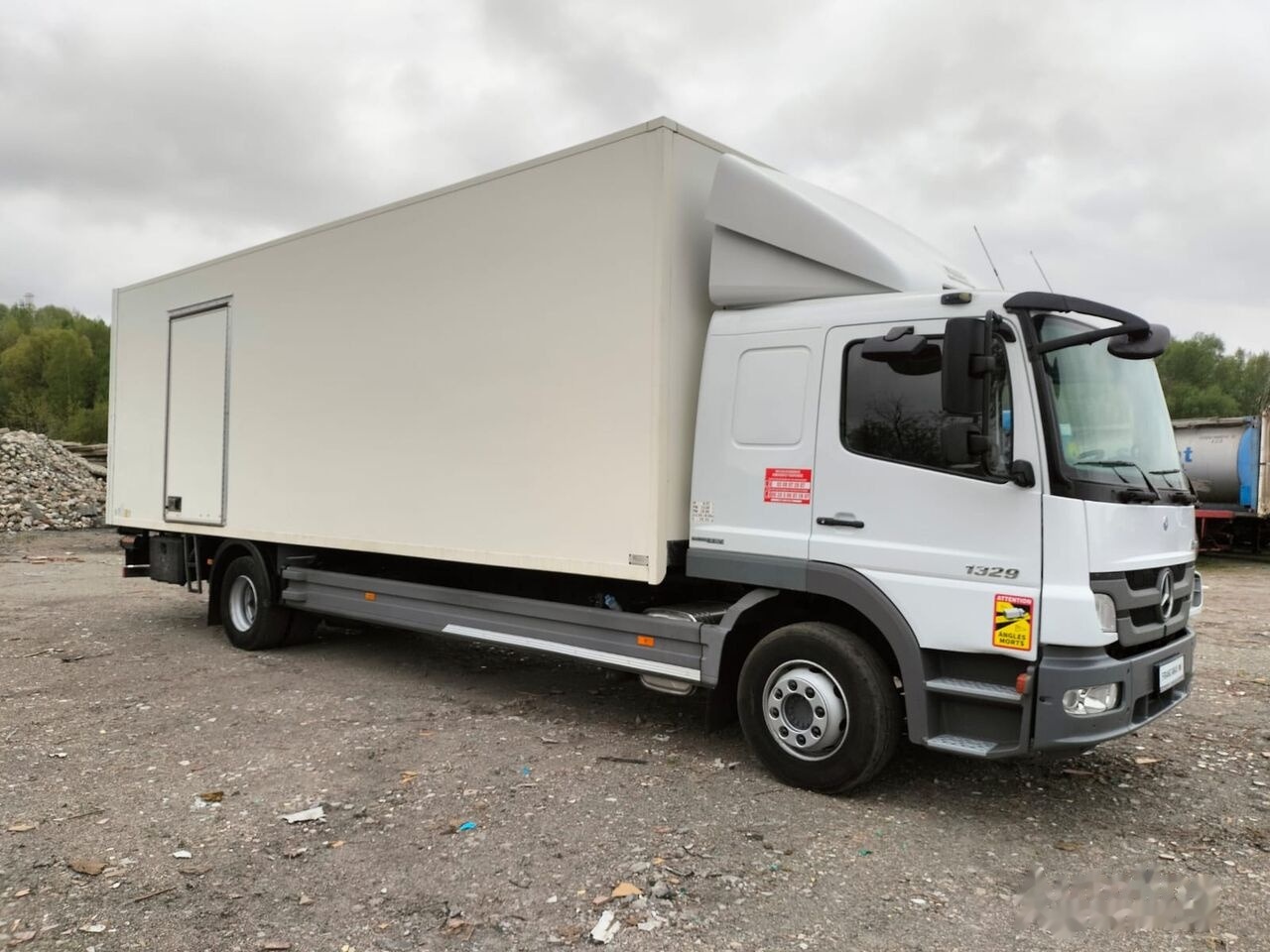 Mercedes-Benz ATEGO 1329 - متساوي شاحنة: صور 2 Mercedes-Benz ATEGO 1329 - متساوي شاحنة: صور 2