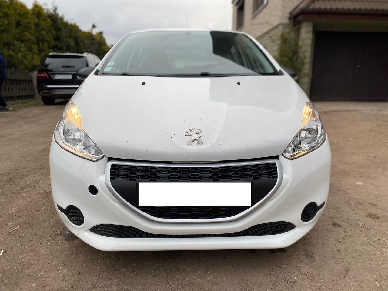 هاتشباك Peugeot 208: صور 8