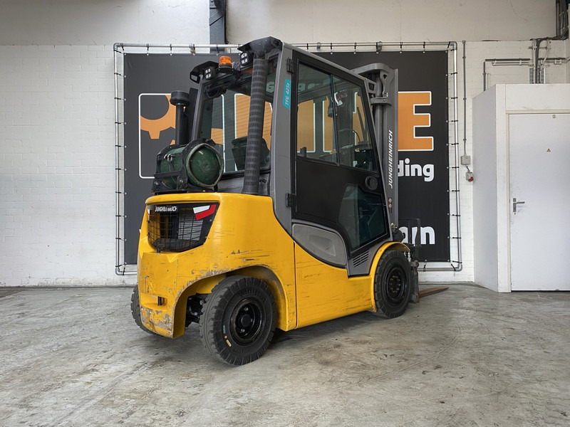 Jungheinrich TFG425s - رافعة شوكية تعمل بالغاز: صور 4 Jungheinrich TFG425s - رافعة شوكية تعمل بالغاز: صور 4