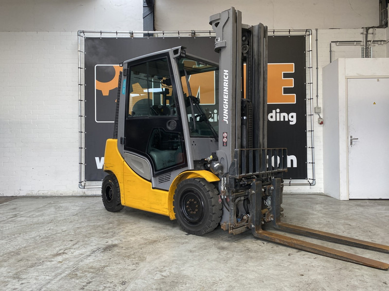 Jungheinrich TFG425s - رافعة شوكية تعمل بالغاز: صور 1 Jungheinrich TFG425s - رافعة شوكية تعمل بالغاز: صور 1