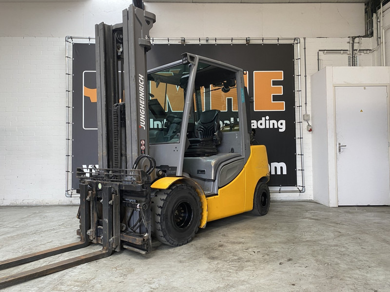 Jungheinrich TFG435s - رافعة شوكية تعمل بالغاز: صور 3 Jungheinrich TFG435s - رافعة شوكية تعمل بالغاز: صور 3