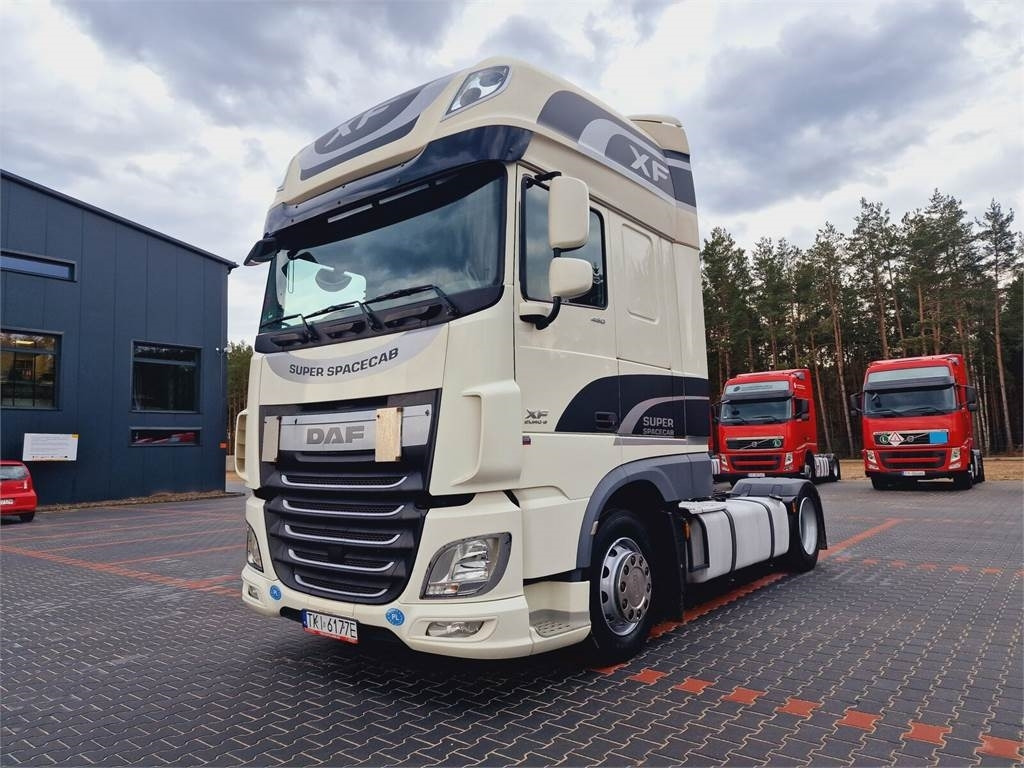 DAF XF 106 460 - شاحنة جرار: صور 1 DAF XF 106 460 - شاحنة جرار: صور 1