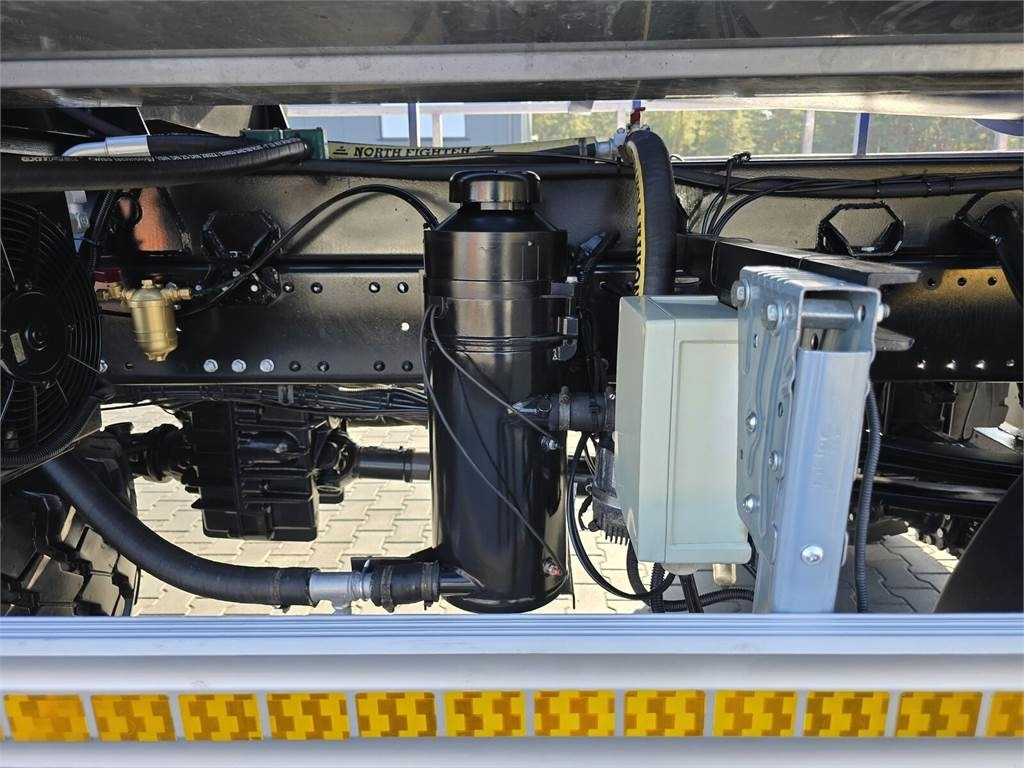 فراغ شاحنة MAN TGM 4x4 GAMON PW8 for collecting liquid waste sepa: صور 17