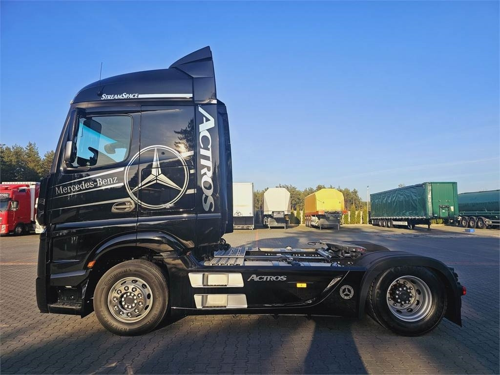 Mercedes-Benz ACTROS 1843  - شاحنة جرار: صور 2 Mercedes-Benz ACTROS 1843  - شاحنة جرار: صور 2