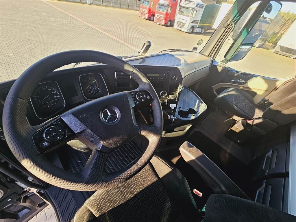 Mercedes-Benz ACTROS 1843 - شاحنة جرار: صور 4 Mercedes-Benz ACTROS 1843 - شاحنة جرار: صور 4