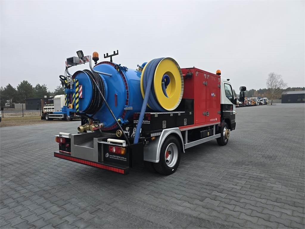 Mitsubishi RIONED COMBI WUKO FOR CLEANING SEWAGE - فراغ شاحنة: صور 1 Mitsubishi RIONED COMBI WUKO FOR CLEANING SEWAGE - فراغ شاحنة: صور 1