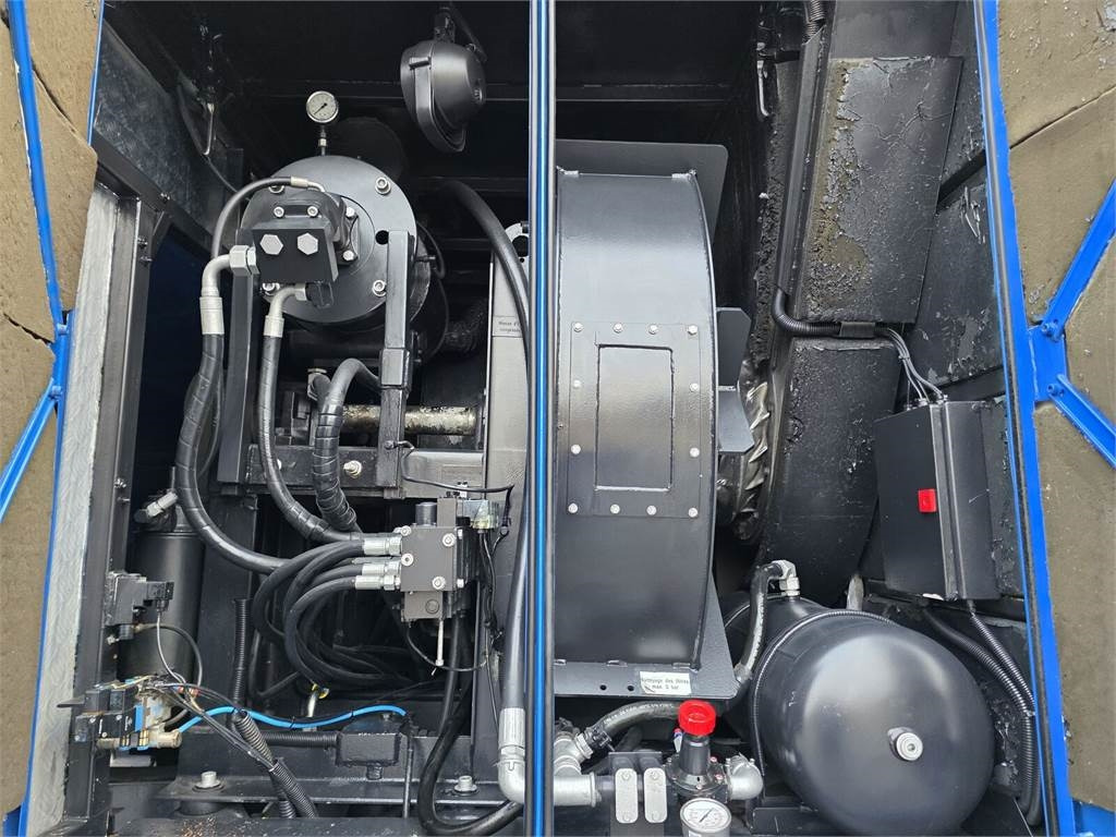 فراغ شاحنة Renault MTS DINO 3 Saugbagger vacuum cleaner excavator suc: صور 11 فراغ شاحنة Renault MTS DINO 3 Saugbagger vacuum cleaner excavator suc: صور 11