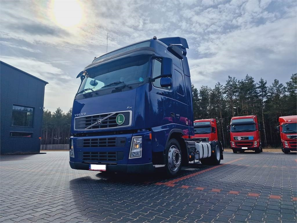 Volvo FH 13 440 - شاحنة جرار: صور 1 Volvo FH 13 440 - شاحنة جرار: صور 1