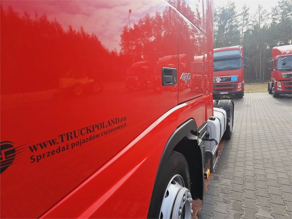 Volvo FH13 XXL NEW TIRES MANUAL 420 EURO 5 2011 - شاحنة جرار: صور 4 Volvo FH13 XXL NEW TIRES MANUAL 420 EURO 5 2011 - شاحنة جرار: صور 4