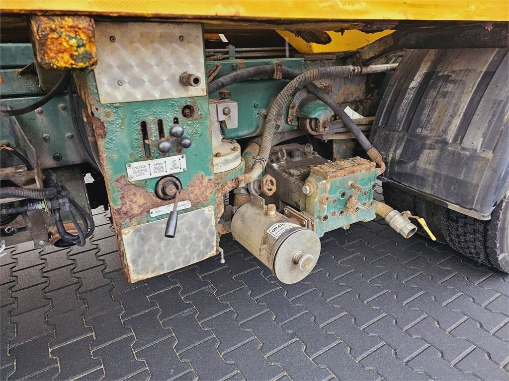 Volvo FULLER TANKERS 2008 WUKO for collecting liquid was - سيارة بلدية: صور 3 Volvo FULLER TANKERS 2008 WUKO for collecting liquid was - سيارة بلدية: صور 3