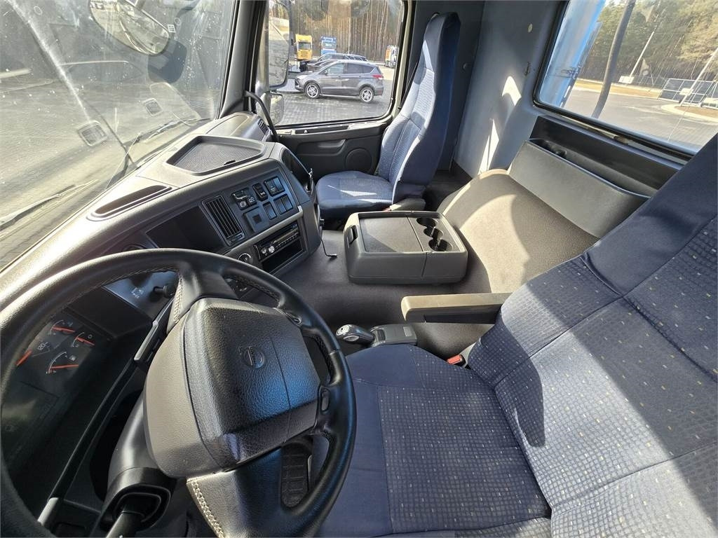 Volvo JOSKIN WUKO FOR CLEANING CHANNELS COMBI - سيارة بلدية: صور 2 Volvo JOSKIN WUKO FOR CLEANING CHANNELS COMBI - سيارة بلدية: صور 2
