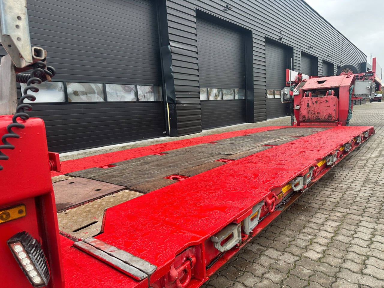 Faymonville 3 achs Tiefbett 300 mm Faymonville Megamax 3 achs Tiefbett 300 mm - عربة مسطحة منخفضة نصف مقطورة: صور 4 Faymonville 3 achs Tiefbett 300 mm Faymonville Megamax 3 achs Tiefbett 300 mm - عربة مسطحة منخفضة نصف مقطورة: صور 4