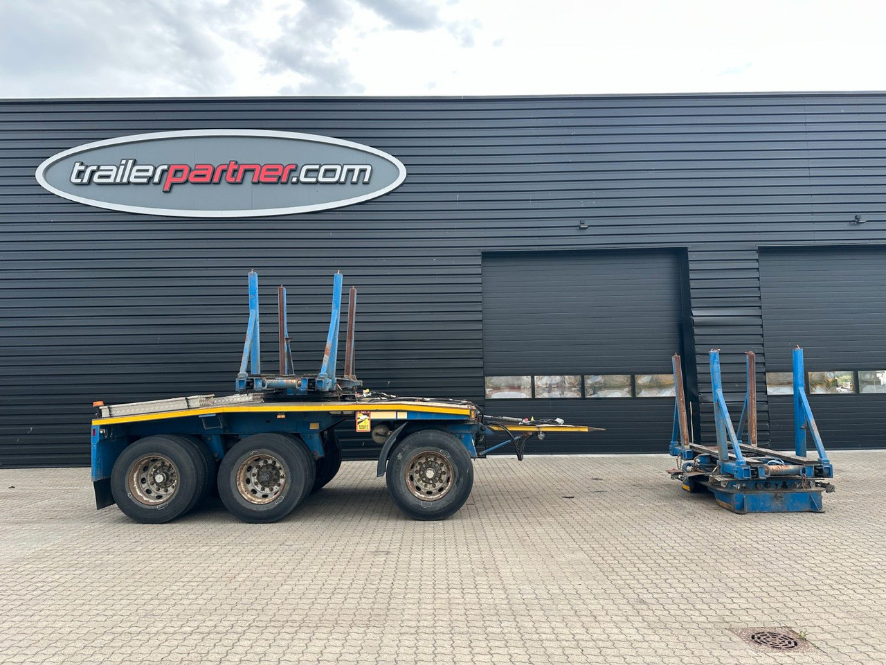 Faymonville 3 achs nachläufer - عربة مسطحة منخفضة نصف مقطورة: صور 1 Faymonville 3 achs nachläufer - عربة مسطحة منخفضة نصف مقطورة: صور 1