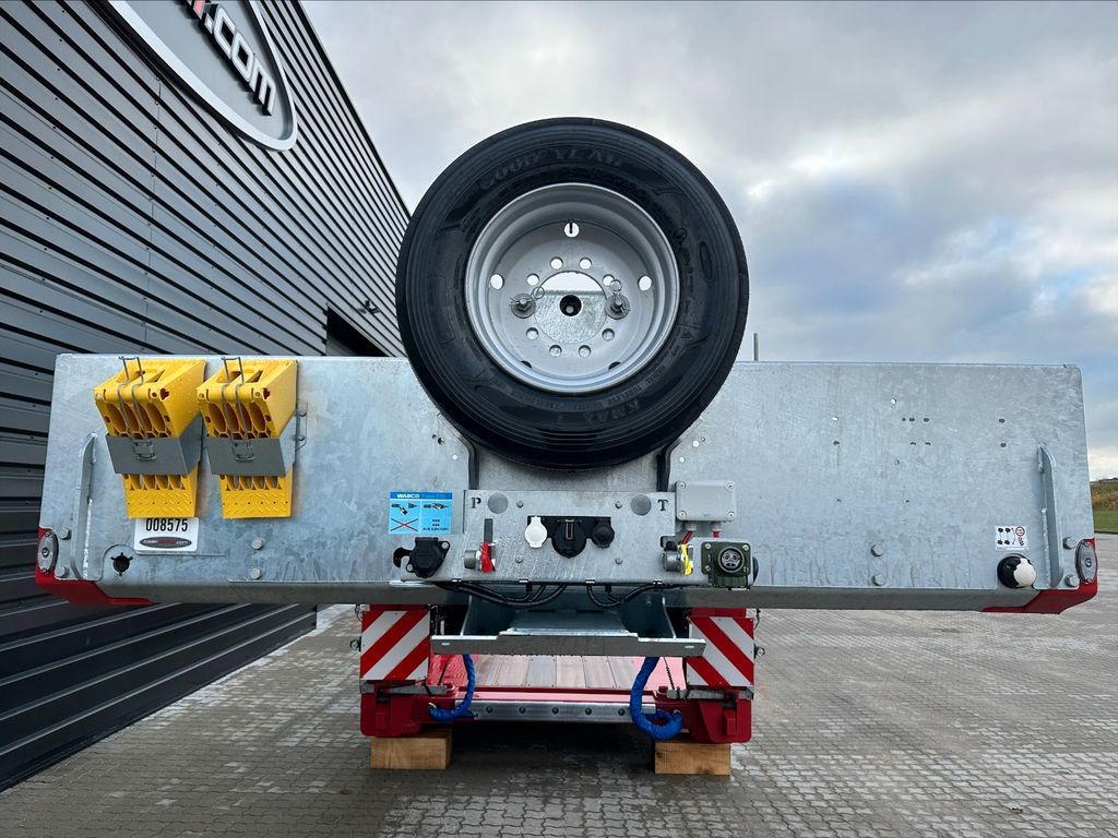 Faymonville Maxtrailer 510 Tiefbett Pendel Faymonville Maxtrailer 510 Tiefbett Pendel - عربة مسطحة منخفضة نصف مقطورة: صور 2 Faymonville Maxtrailer 510 Tiefbett Pendel Faymonville Maxtrailer 510 Tiefbett Pendel - عربة مسطحة منخفضة نصف مقطورة: صور 2