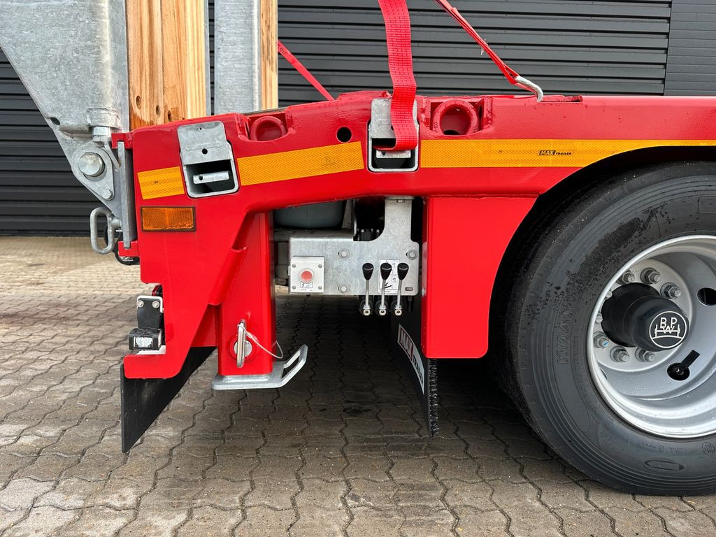 Faymonville Maxtrailer MAX 600 4 achs anhänger Faymonville Maxtrailer MAX 600 4 achs anhänger - عربة مسطحة منخفضة نصف مقطورة: صور 5 Faymonville Maxtrailer MAX 600 4 achs anhänger Faymonville Maxtrailer MAX 600 4 achs anhänger - عربة مسطحة منخفضة نصف مقطورة: صور 5