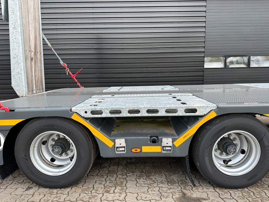 Faymonville Maxtrailer MAX 600 Anhänger / Radmulden - عربة مسطحة منخفضة نصف مقطورة: صور 4 Faymonville Maxtrailer MAX 600 Anhänger / Radmulden - عربة مسطحة منخفضة نصف مقطورة: صور 4