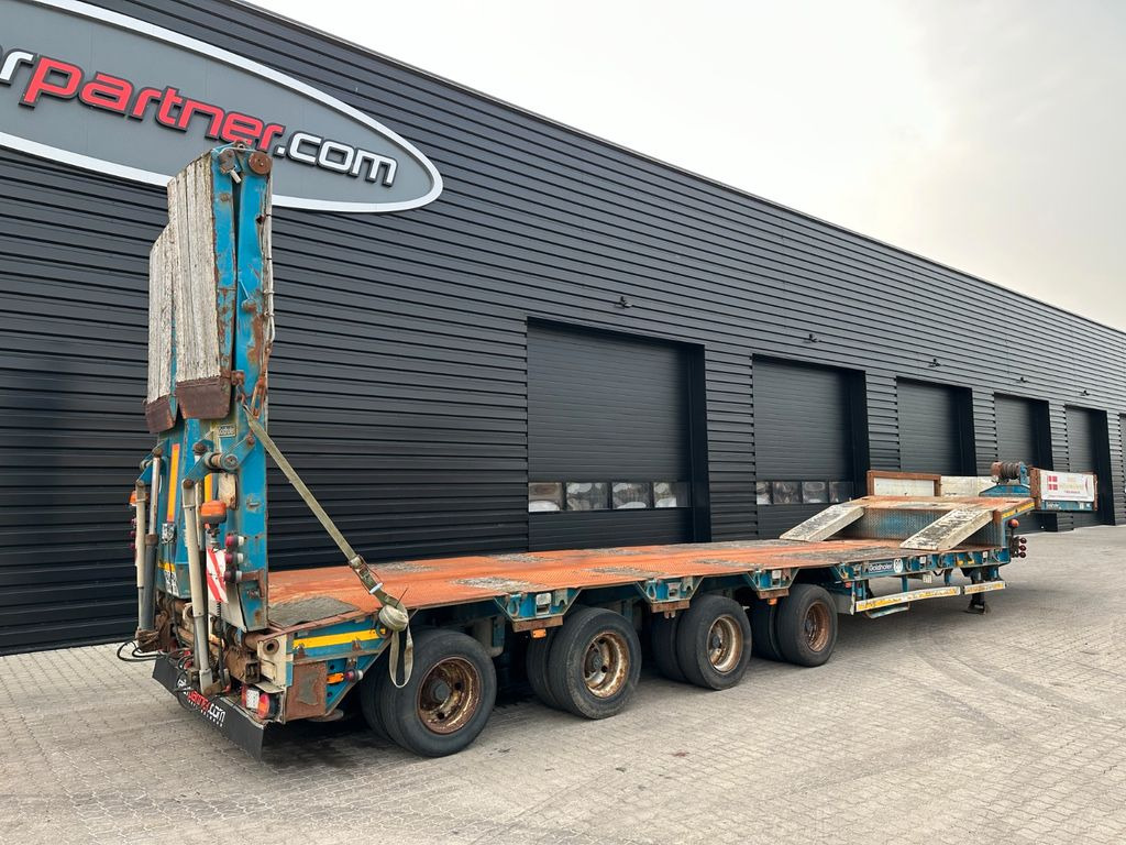 Goldhofer 4 achs tieflader / ausziehbar Goldhofer 4 achs tieflader / ausziehbar - عربة مسطحة منخفضة نصف مقطورة: صور 2 Goldhofer 4 achs tieflader / ausziehbar Goldhofer 4 achs tieflader / ausziehbar - عربة مسطحة منخفضة نصف مقطورة: صور 2