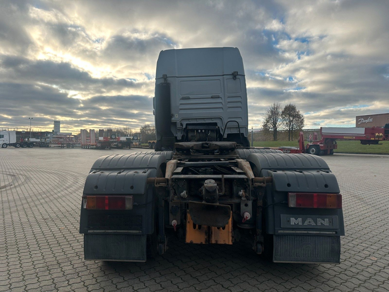 MAN TGA 26.530 6x4 / 120 T - شاحنة جرار: صور 5 MAN TGA 26.530 6x4 / 120 T - شاحنة جرار: صور 5