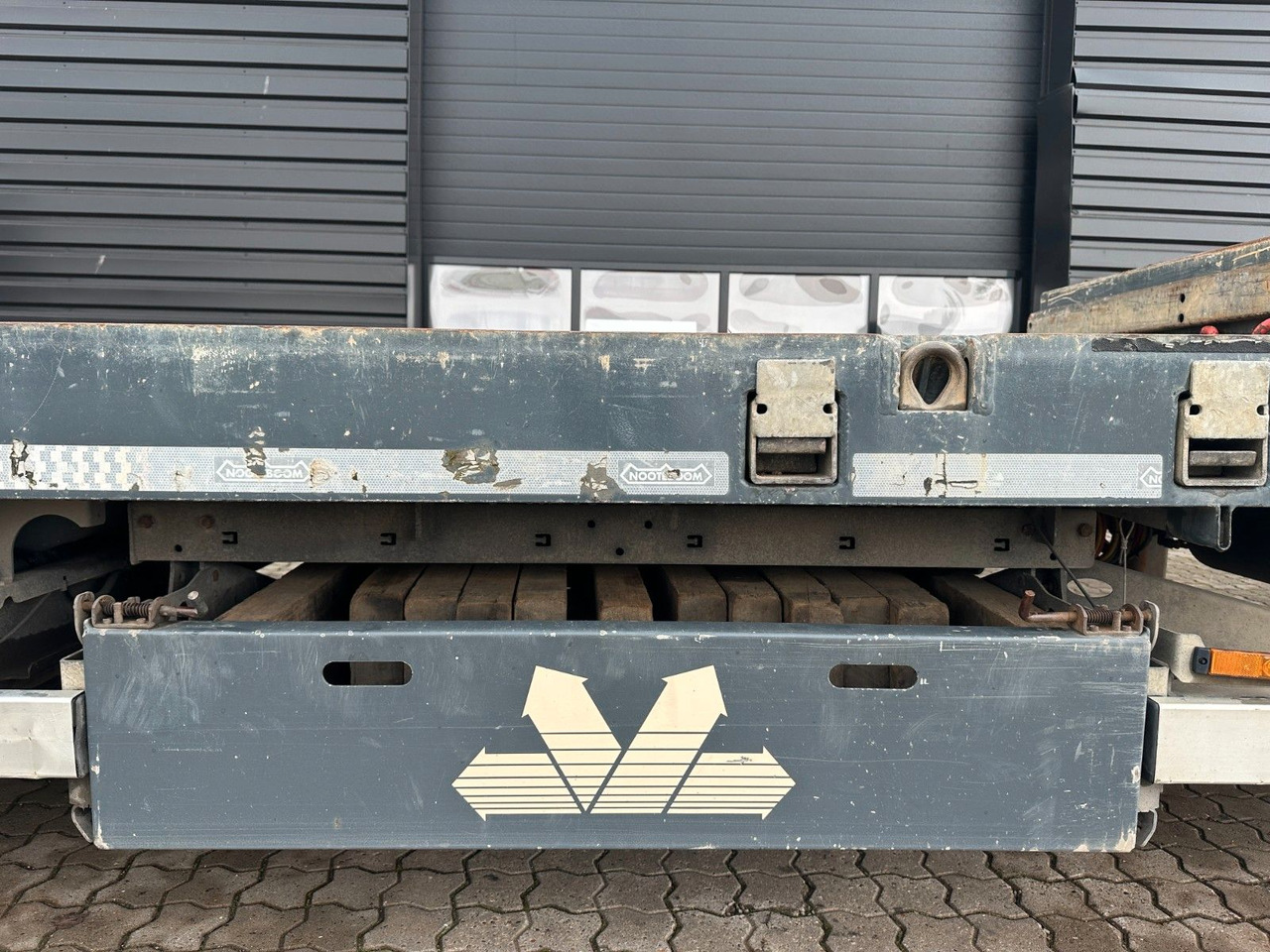 Nooteboom 4 achs Tieflader / Rampen / Ausziehbar - عربة مسطحة منخفضة نصف مقطورة: صور 4 Nooteboom 4 achs Tieflader / Rampen / Ausziehbar - عربة مسطحة منخفضة نصف مقطورة: صور 4