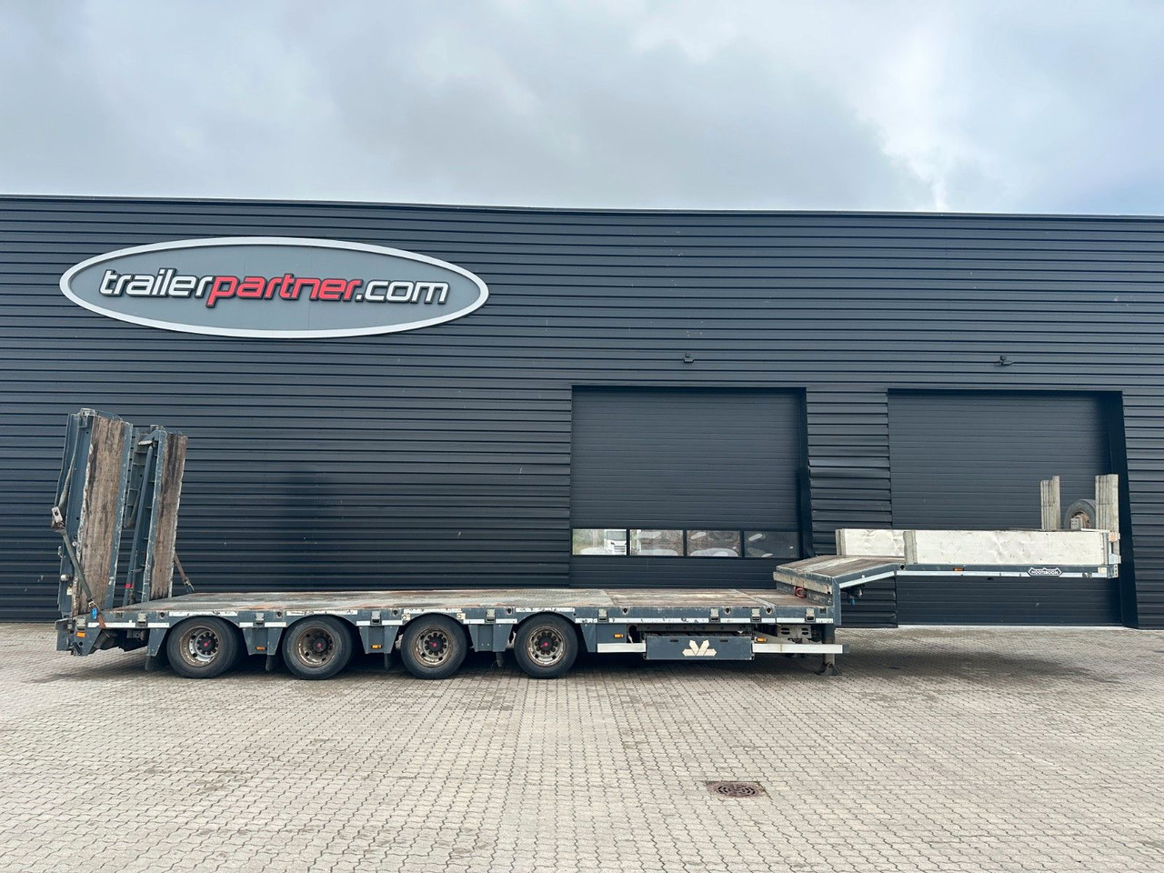 Nooteboom 4 achs Tieflader / Rampen / Ausziehbar - عربة مسطحة منخفضة نصف مقطورة: صور 1 Nooteboom 4 achs Tieflader / Rampen / Ausziehbar - عربة مسطحة منخفضة نصف مقطورة: صور 1